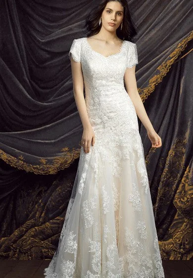 short sleeve business casual dress -A-line Lace Short Sleeve Wedding Gown