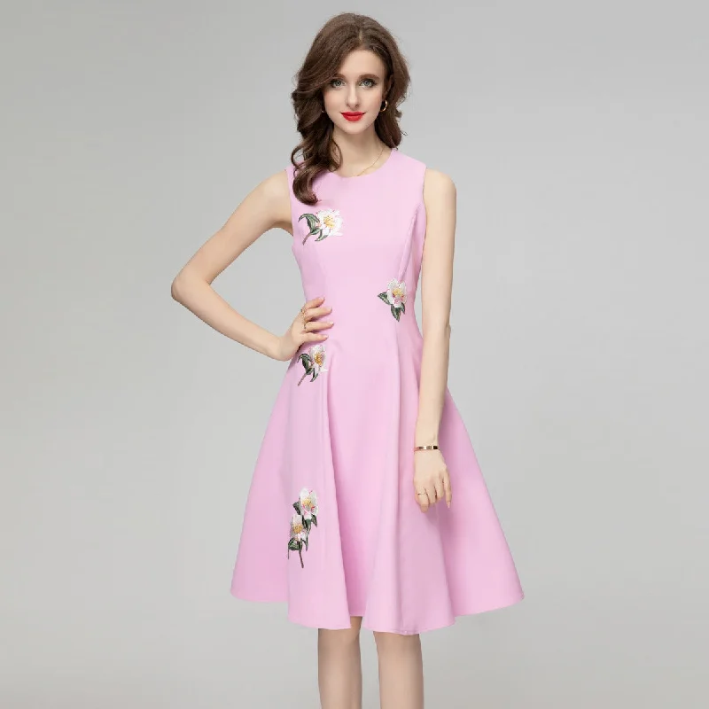 sleeveless plus size dress -Patch Flower Cinched Sleeveless Dress