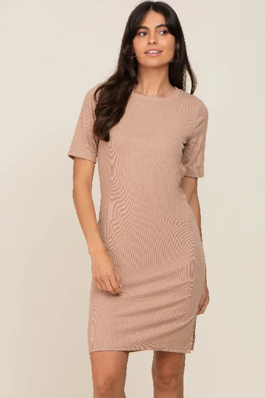 short sleeve ribbed knit dress -Taupe Ribbed Basic Short Sleeve Dress